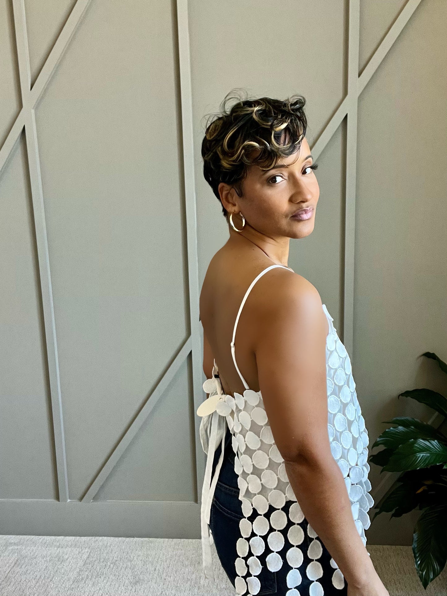 circle halter top side view