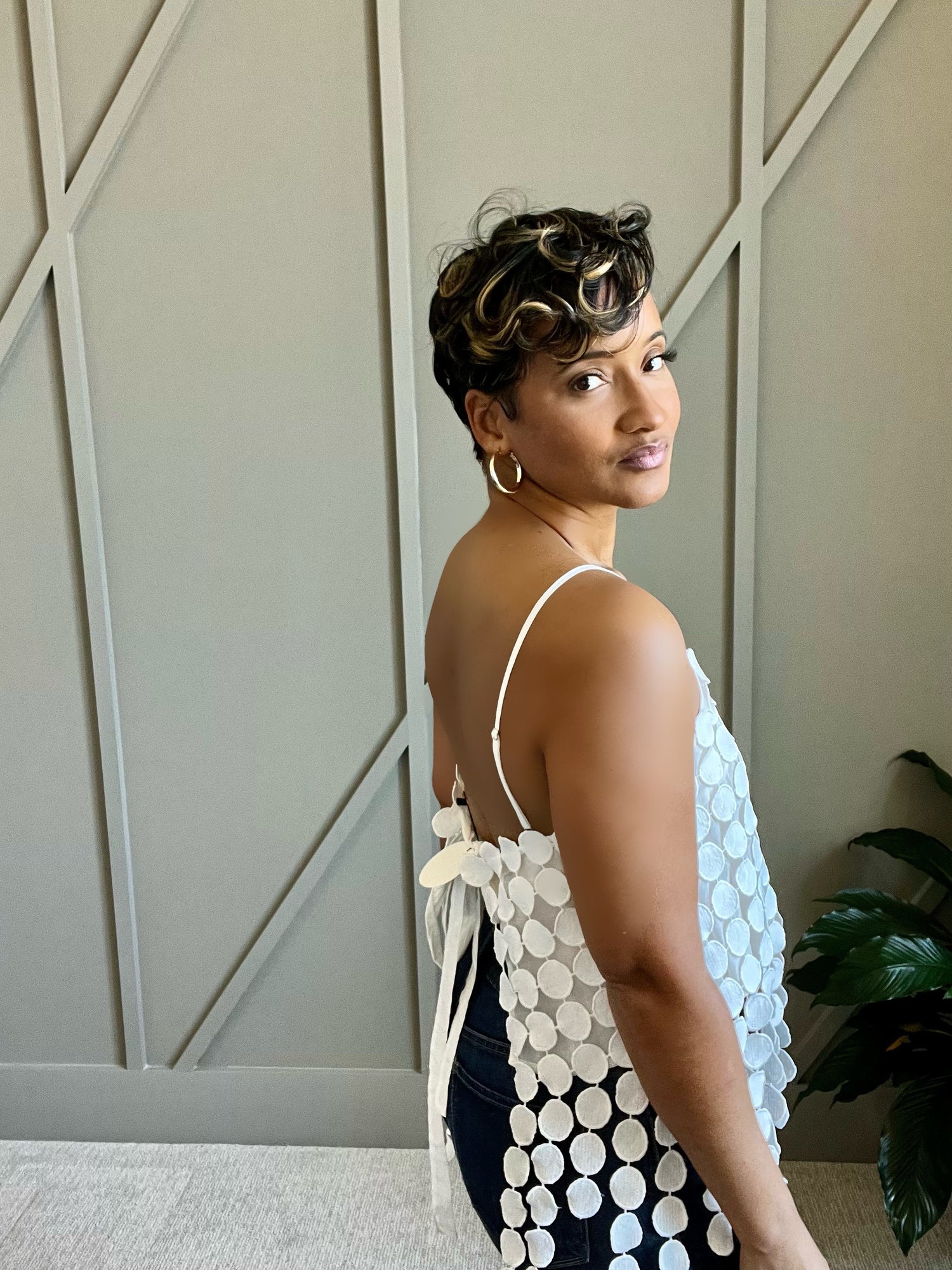 circle halter top side view
